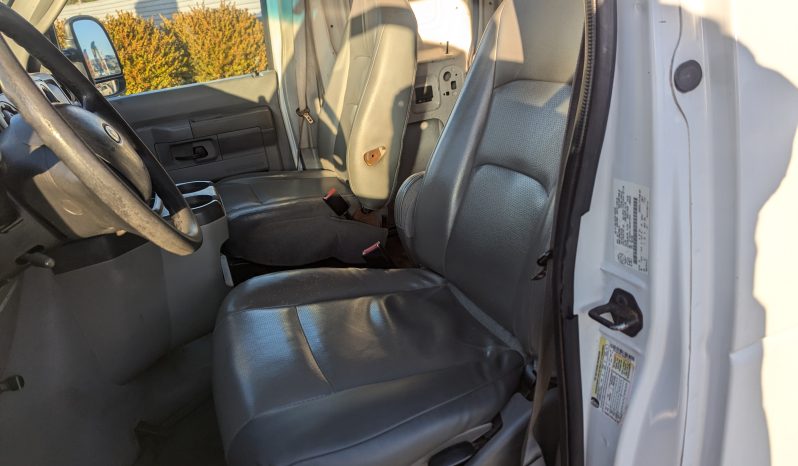 2011 Ford E-350 full