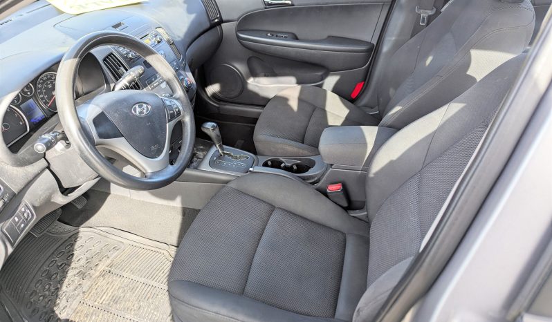 2011 Hyundai Elantra Touring full