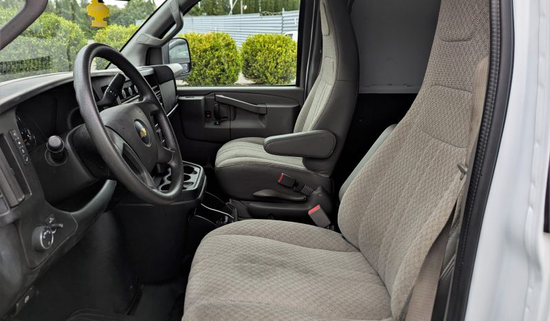 2017 Chevrolet Express 2500 full