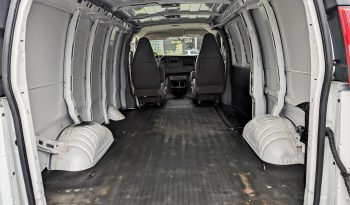 2017 Chevrolet Express 2500 full